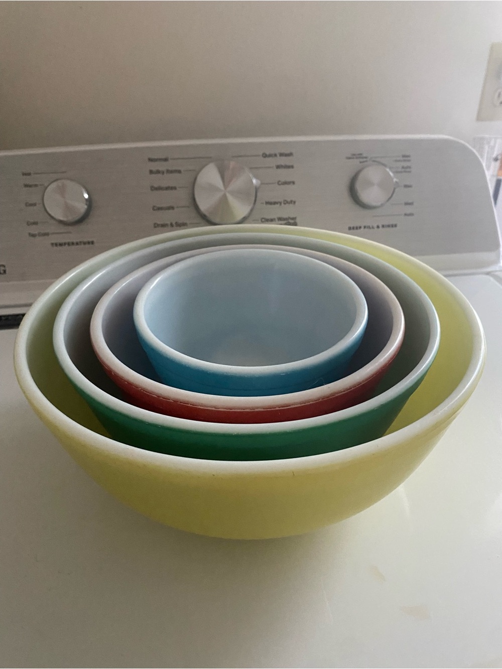 Vintage Pyrex Primary Colors Mixing Bowls 401 402 403 404 Complete Set